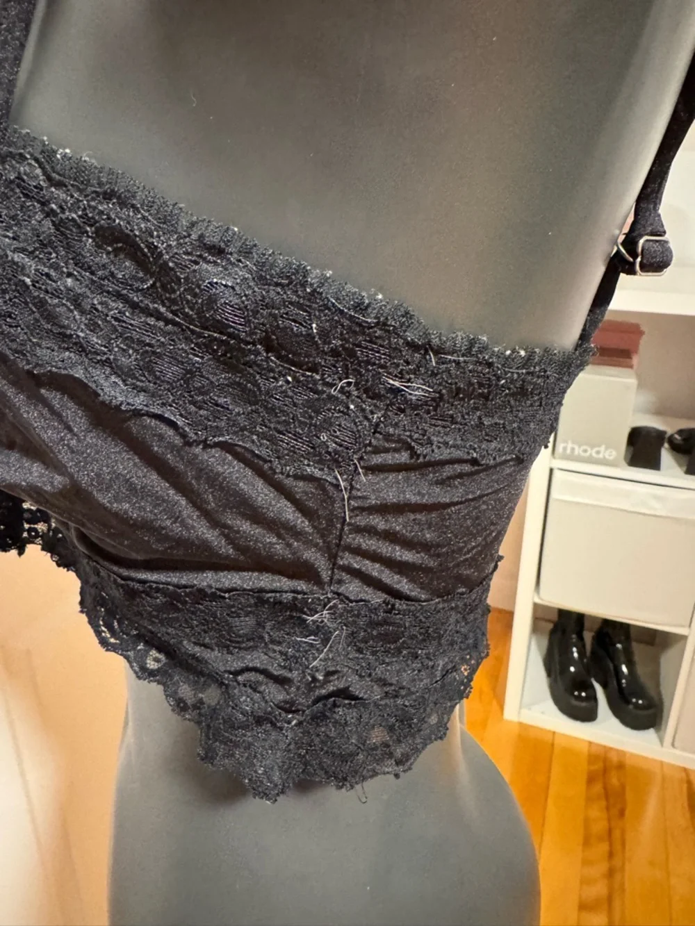 Black Crop Top - - Picture 4 of 6